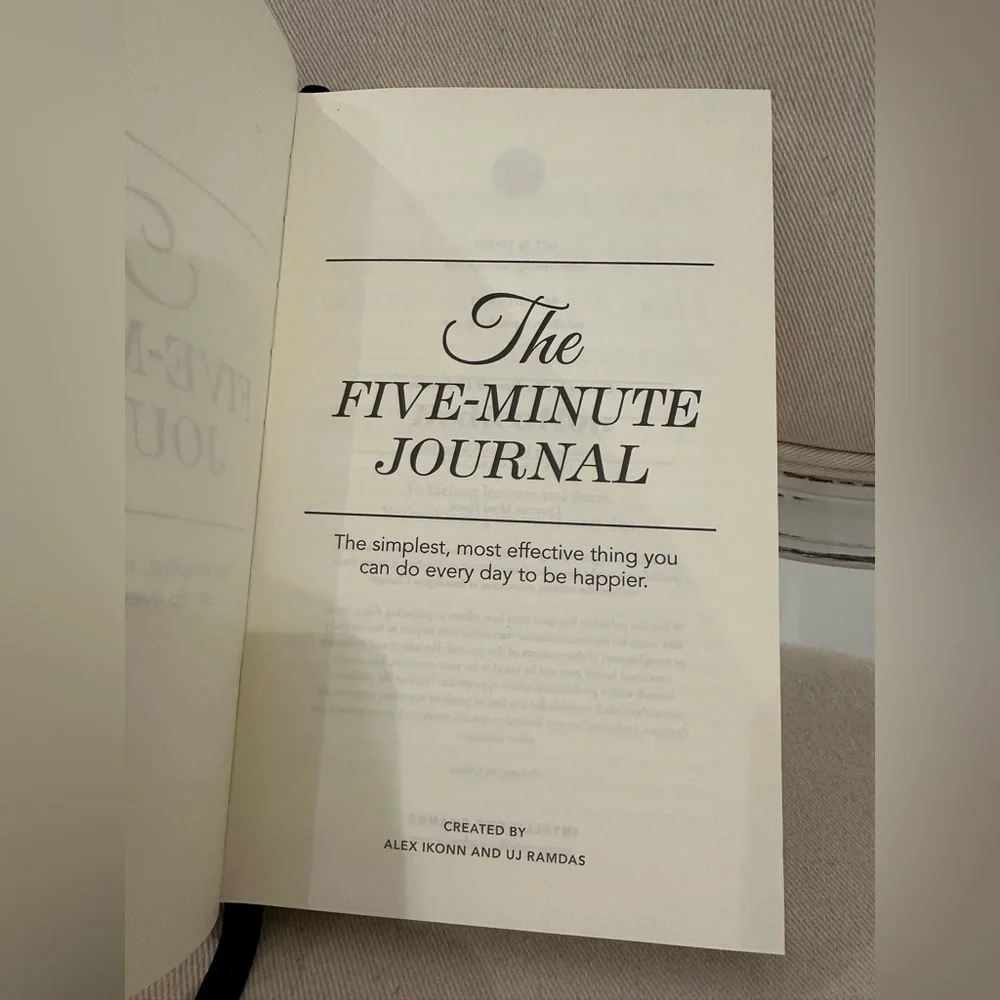 NWT The Five-Minute Journal Book in Ivory Intelligent Change from Revolve - Picture 3 of 14